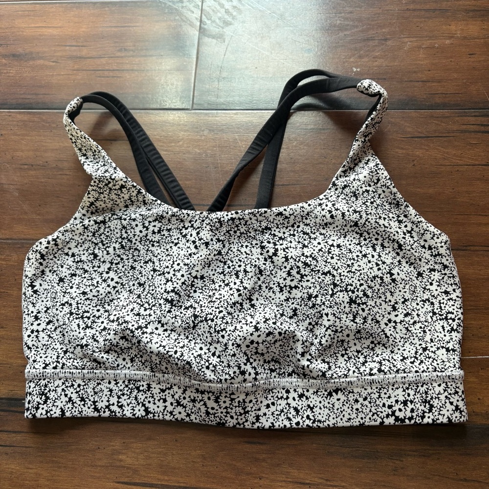 Lululemon energy bra size 6
